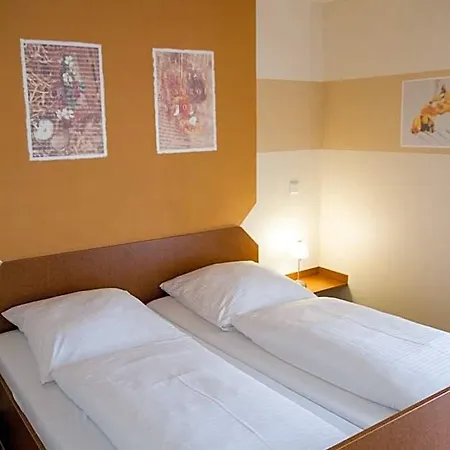 מלון Garni Haus Zum Gutenberg 3*